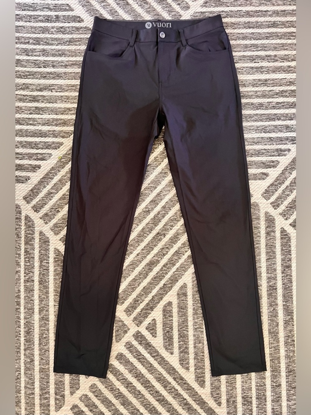 VUORI Sz 32 Black Meta Athletic Slim Pants Orig $130 Excellent Condition